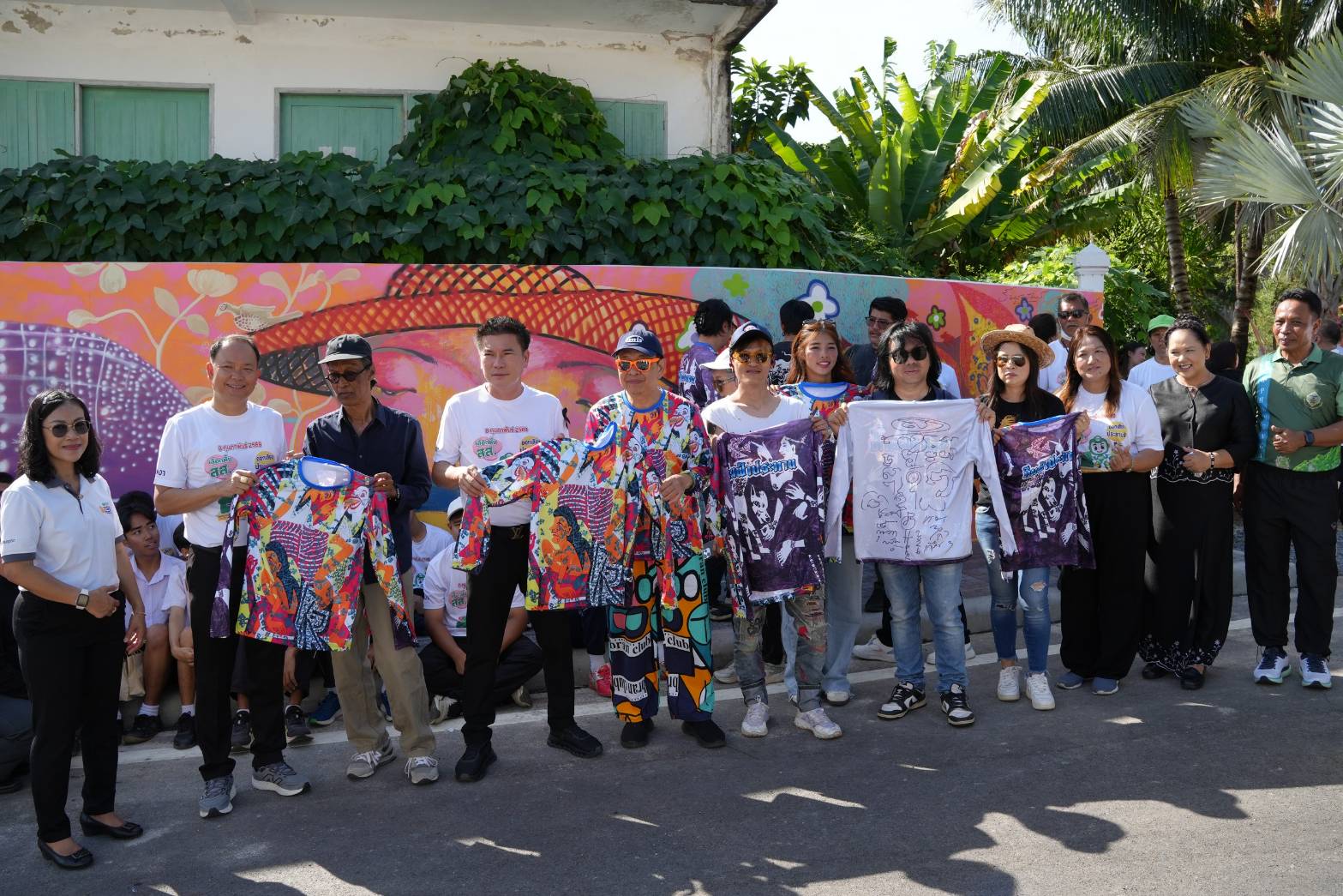 ผู้ว่าฯ พังงา รับมอบงานศิลปะปรับปรุงภูมิทัศน์ พร้อมเปิดแลนด์มาร์กศิลป์ใหม่