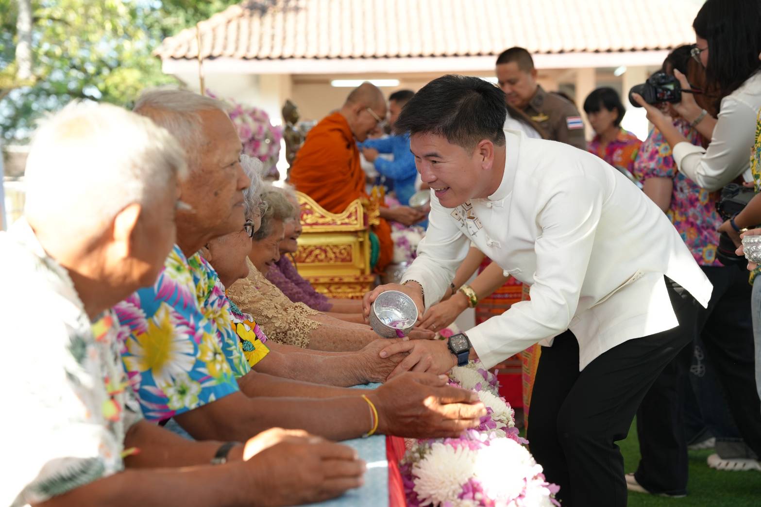 ผู้ว่าฯพังงา นำชาวพังงาร่วมสืบสานประเพณีสงกรานต์ 2569